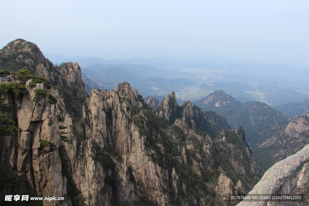 壮丽黄山山峰景观