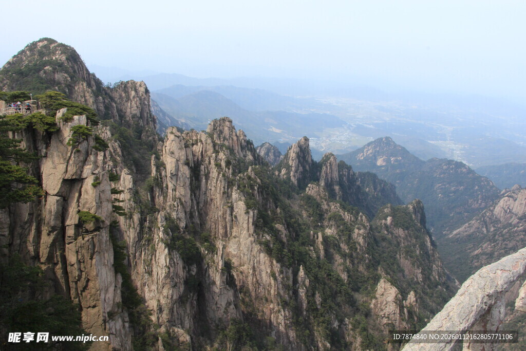 壮丽黄山奇峰景色