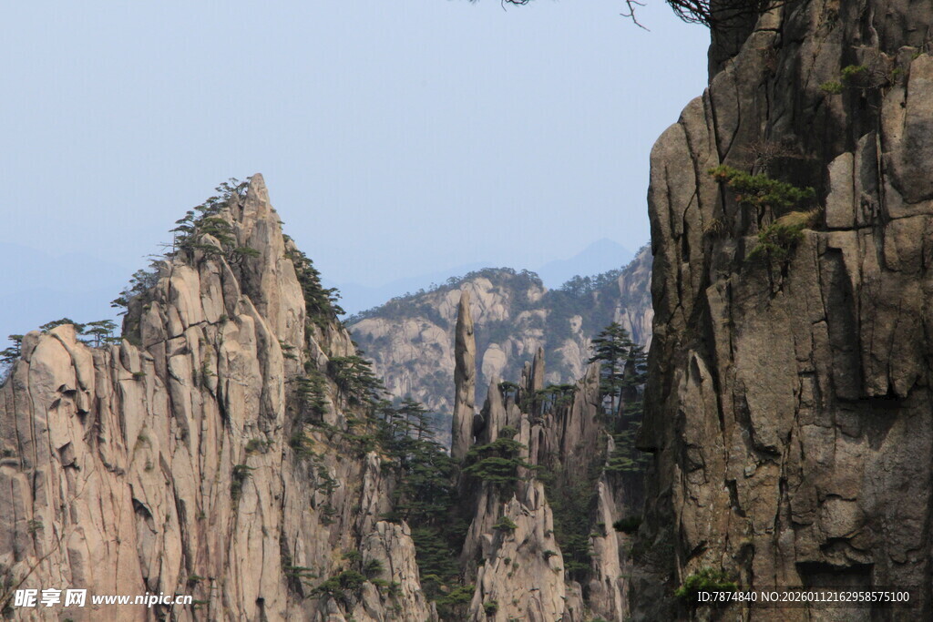 巍峨壮观的奇峰峻岭