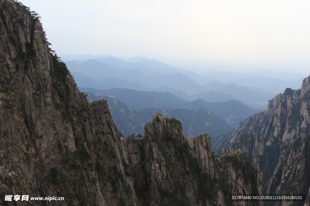 壮丽巍峨的高山景观