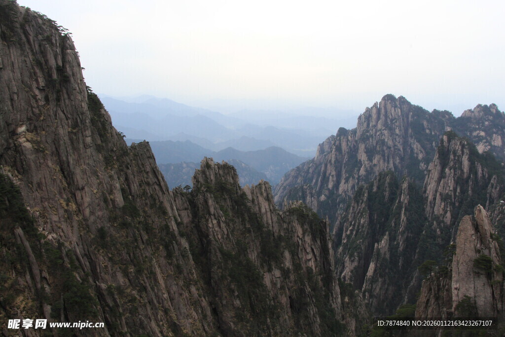 壮丽黄山奇峰景观