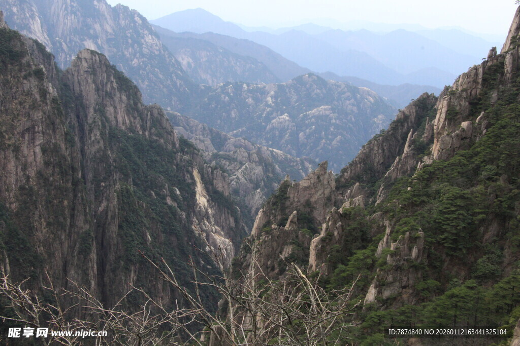 壮丽黄山峡谷景观