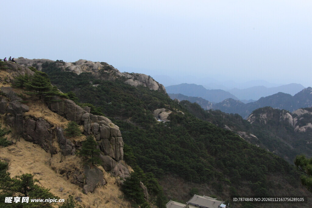 壮丽山景 远眺连绵山峦