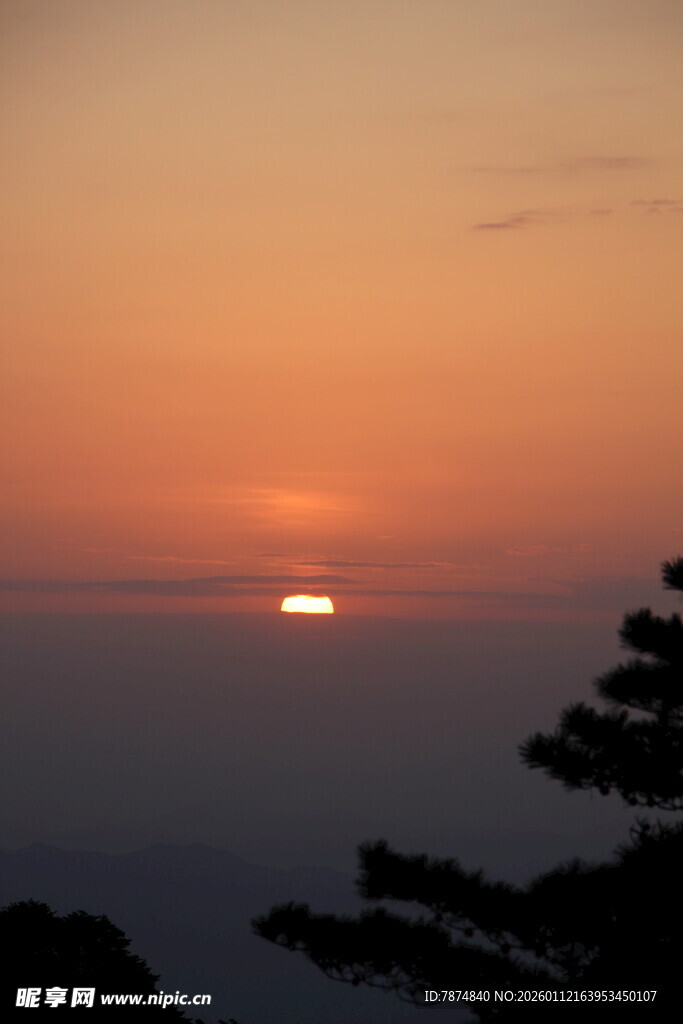 日落时分的海边美景