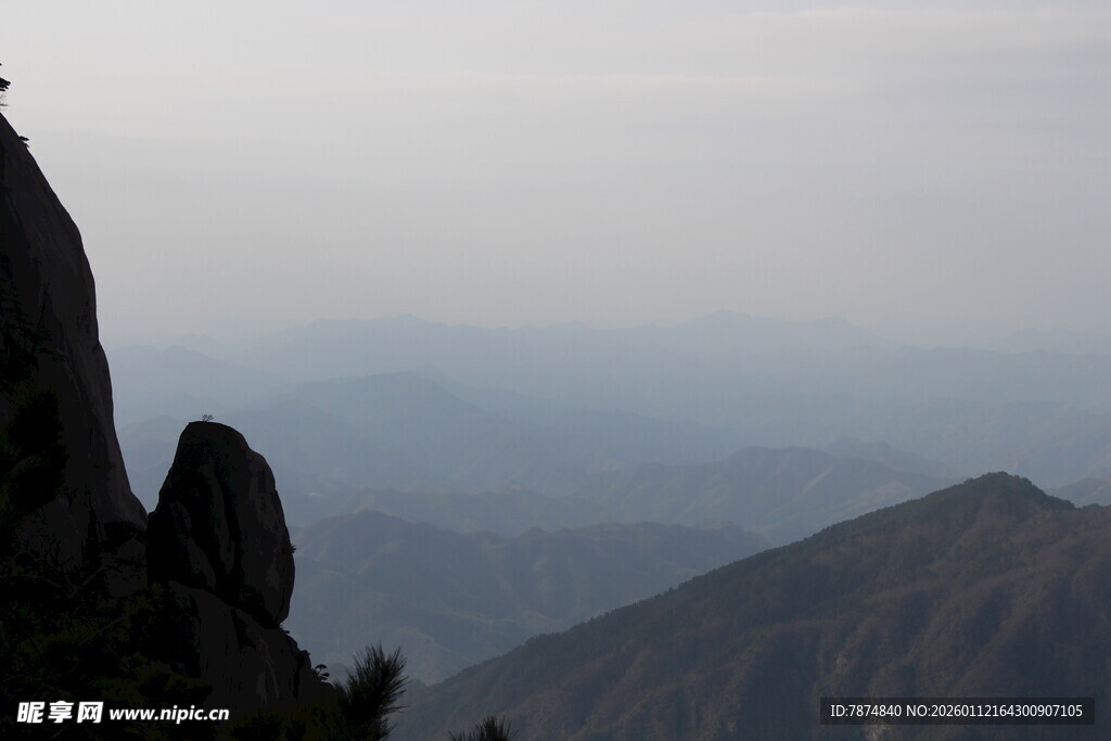 巍峨山景 壮阔自然风貌