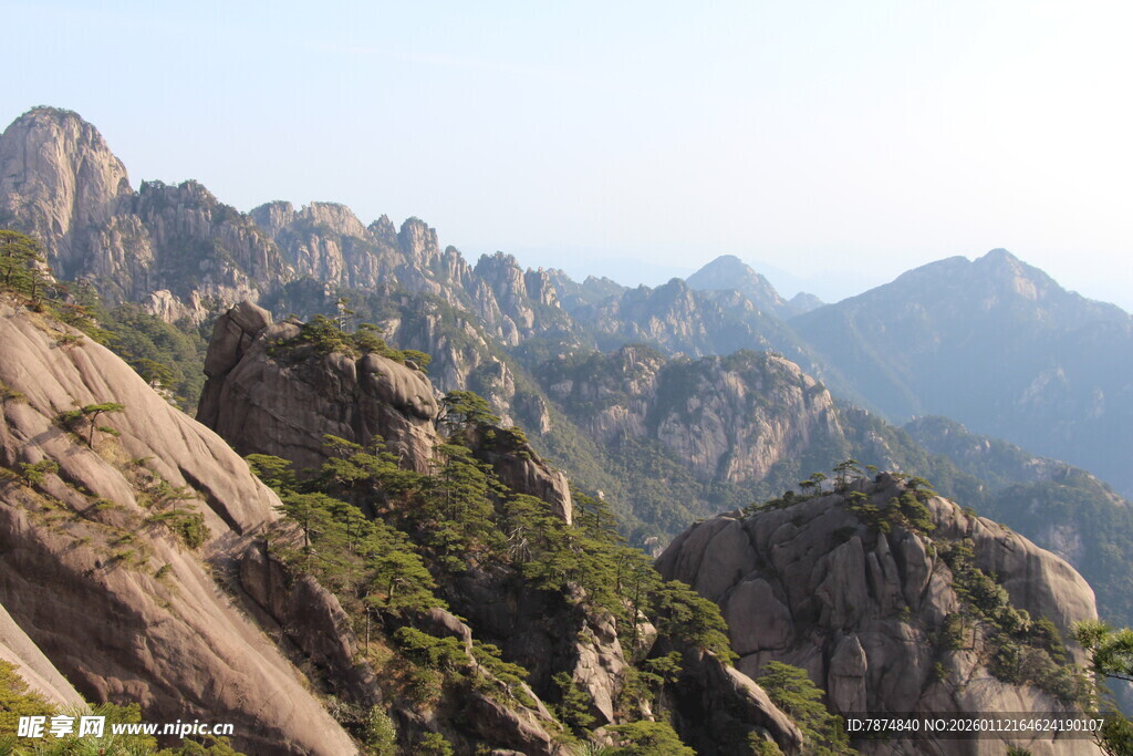壮丽黄山奇峰景色
