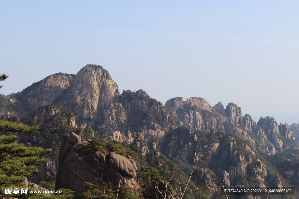 壮丽山景 奇峰突兀