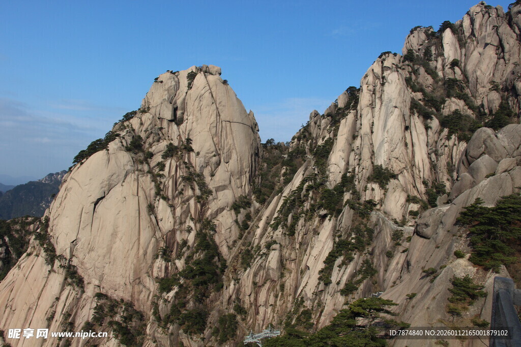 巍峨壮丽的高山景观