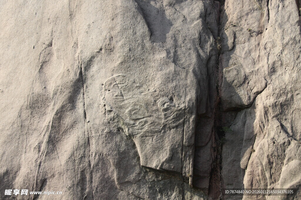岩石上的神秘古老印记