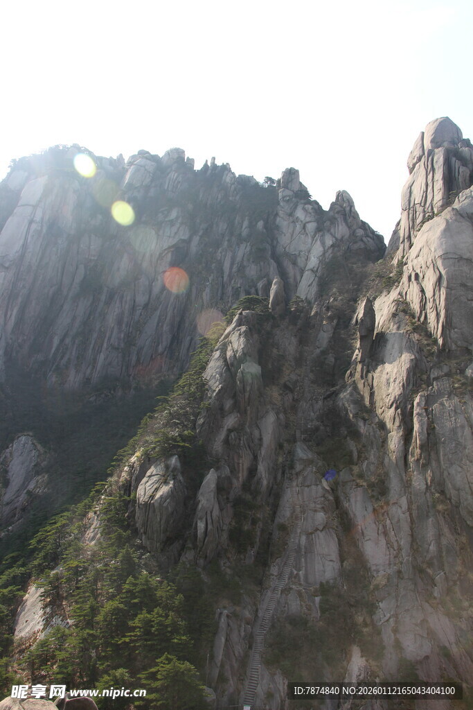 巍峨壮丽的高山景观