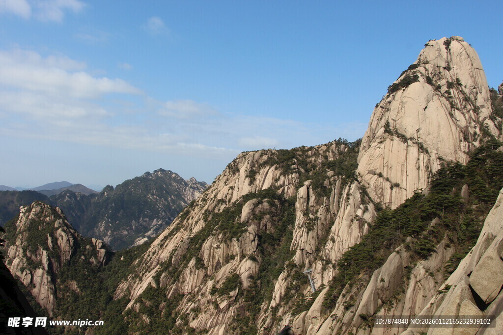 巍峨壮丽的高山美景