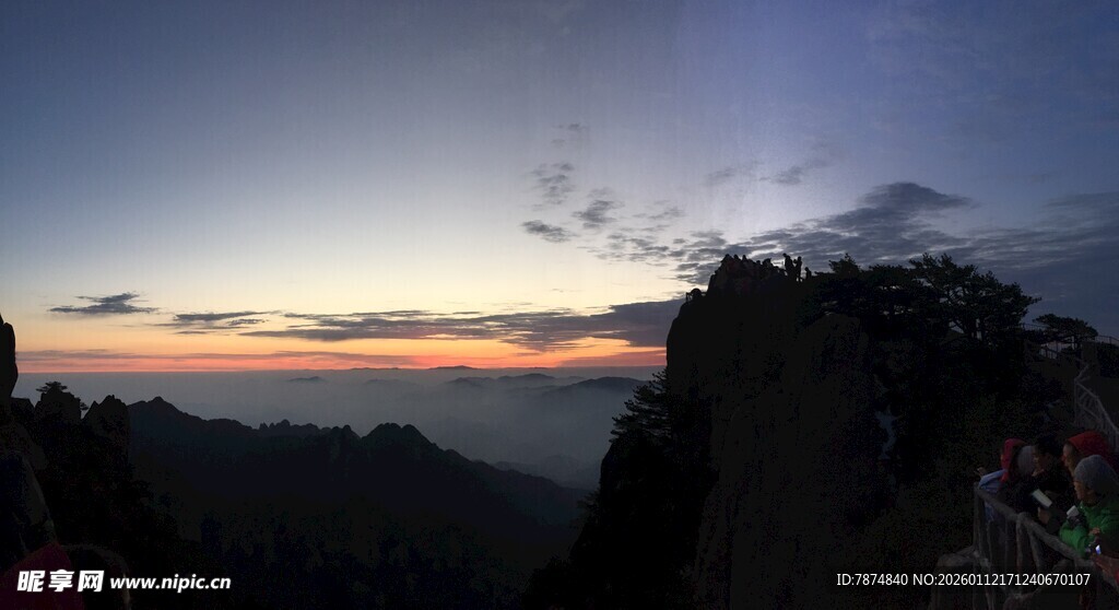 山顶观绝美日落景象