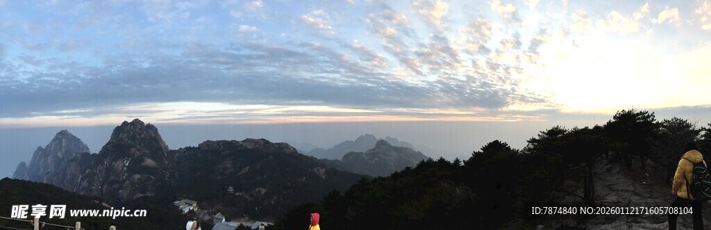 山顶壮丽日出景观