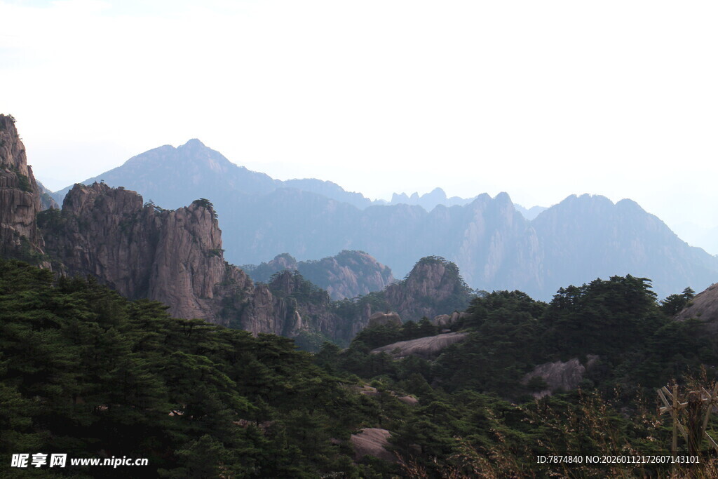 壮丽山景 奇峰罗列