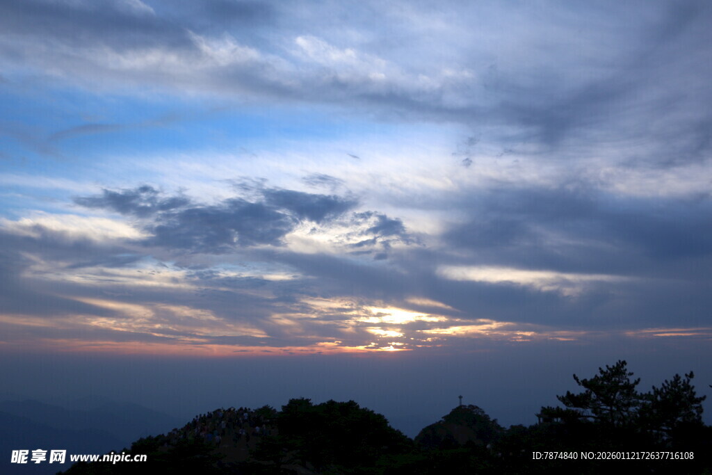 山顶壮丽日落天空美景