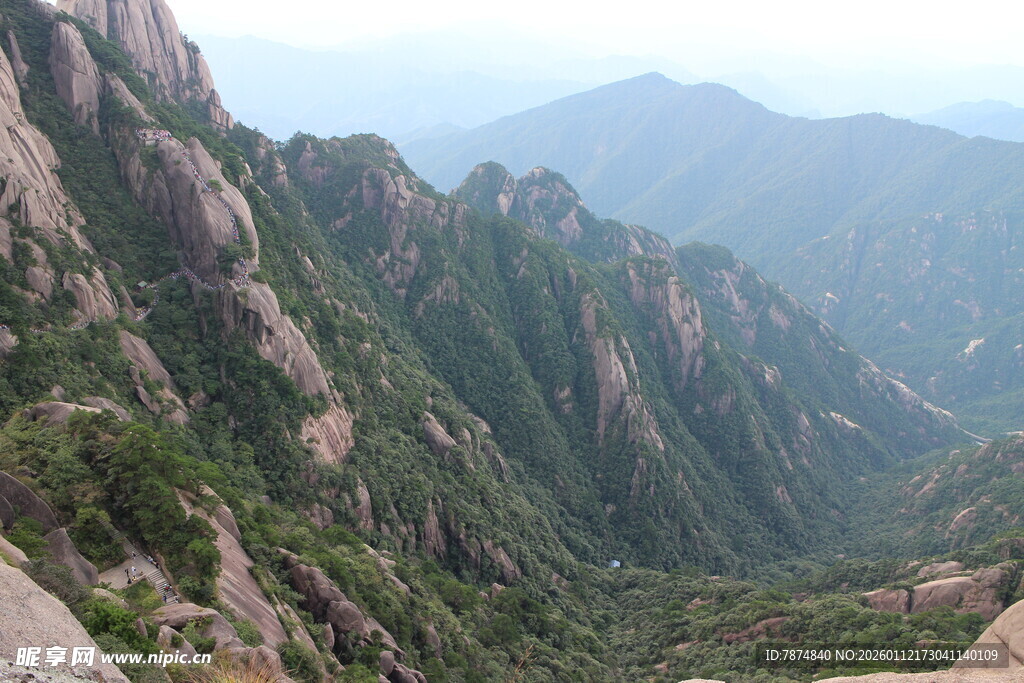 壮丽山景 奇峰峻岭入画