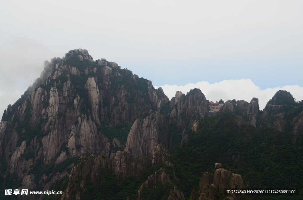 巍峨壮丽的高山景观