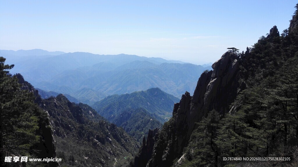 壮丽山景 远眺连绵山脉