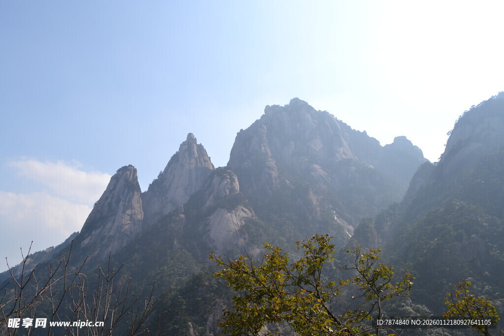 巍峨壮丽的高山景观
