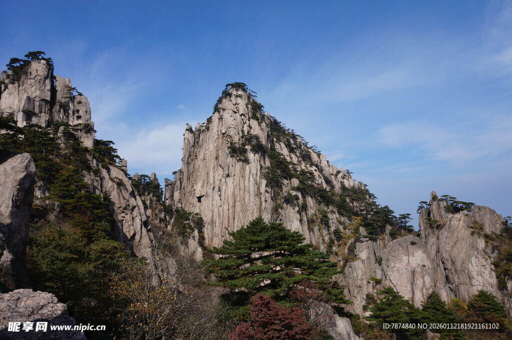 巍峨壮丽的奇峻山峰