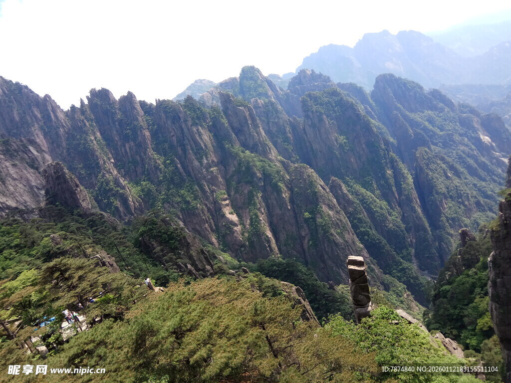 壮丽山景 奇峰叠翠