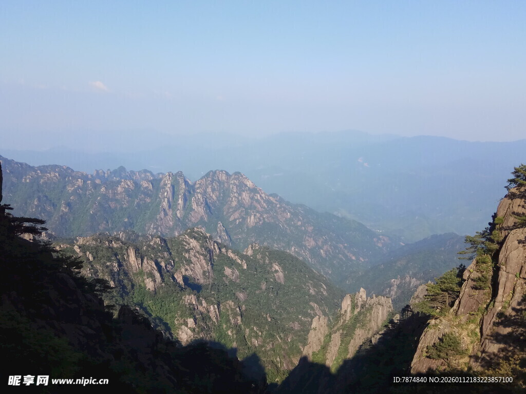 壮丽山景 展现自然之美