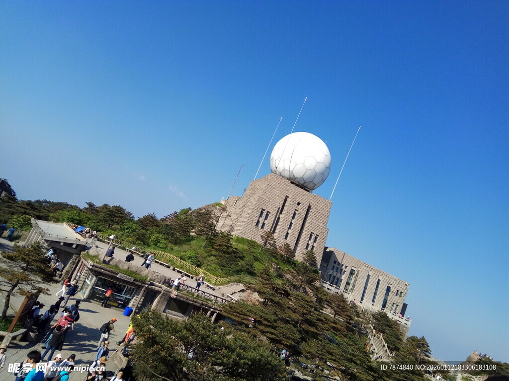 山顶雷达站景观