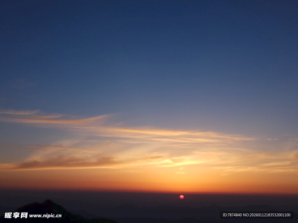 海上壮丽日出景观