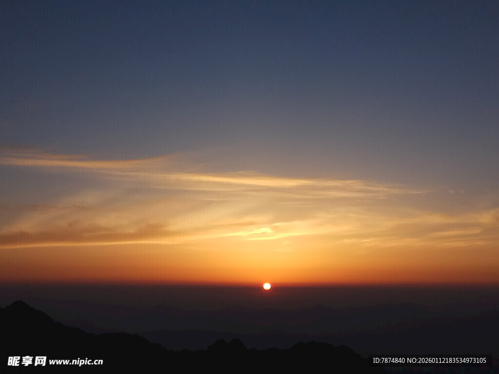 山顶壮丽日落美景