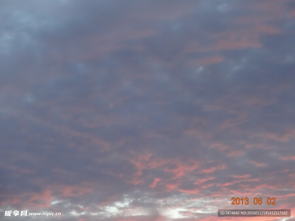 绚丽天空中的多彩云霞