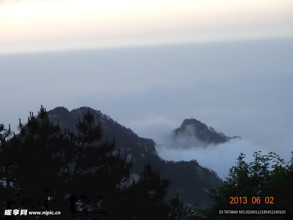 山海暮色中的自然景致