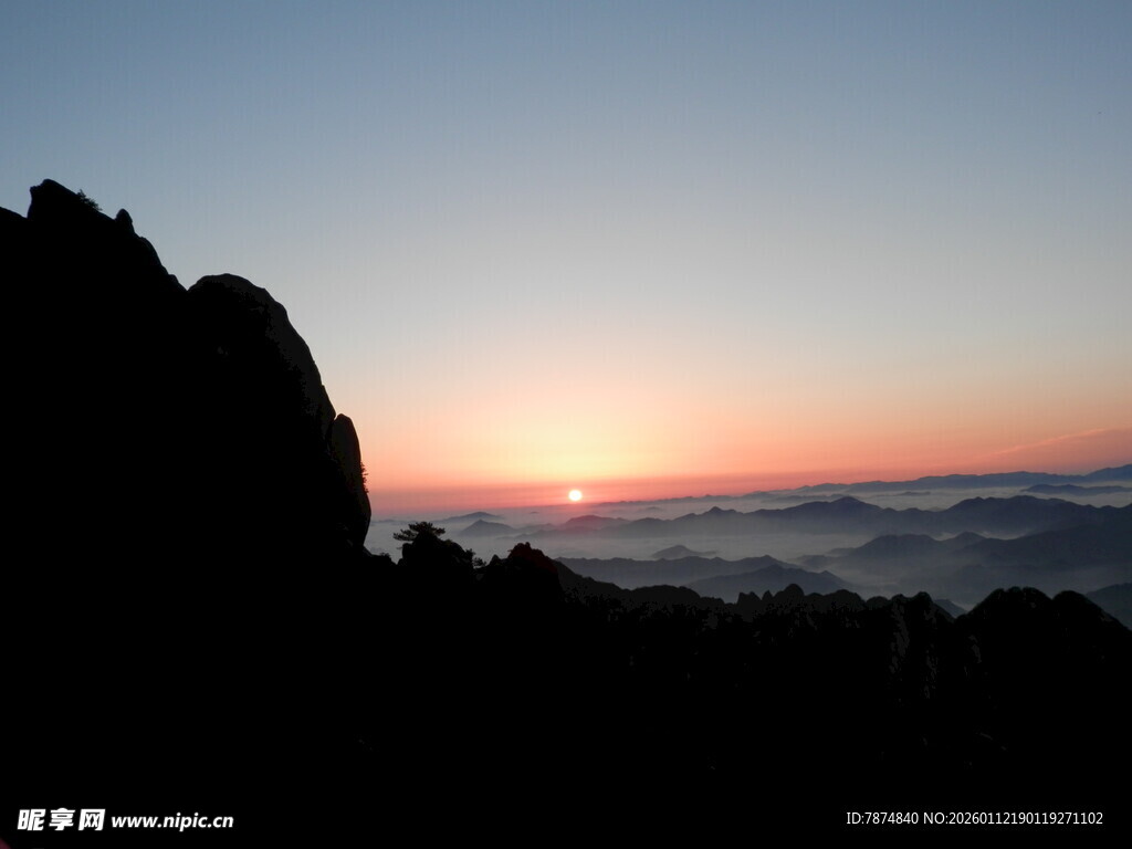 山顶绝美日出景观
