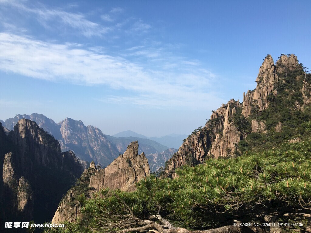 壮丽山峰景色