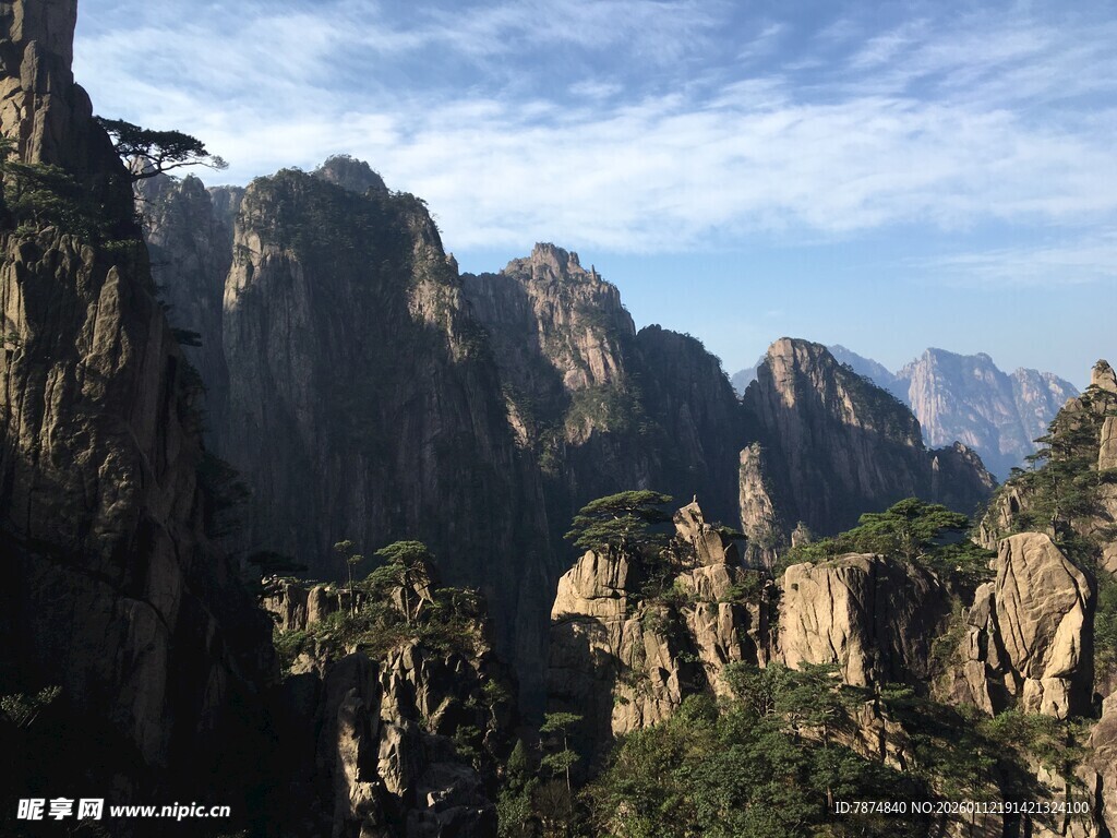 壮丽黄山奇峰景观
