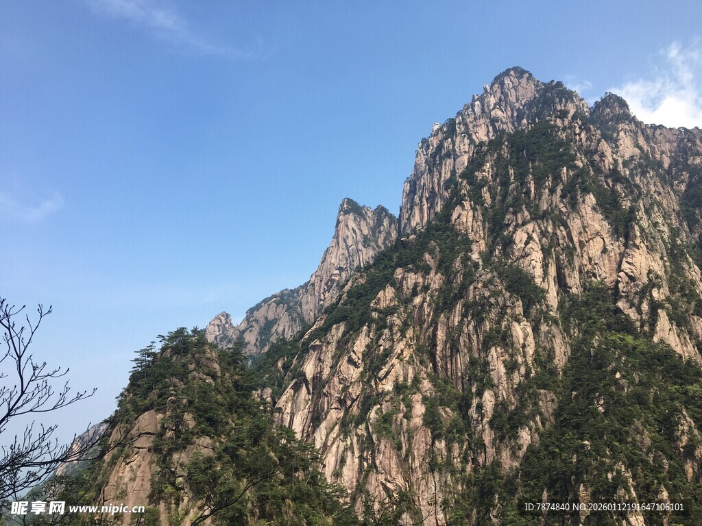 巍峨壮丽的高山景观