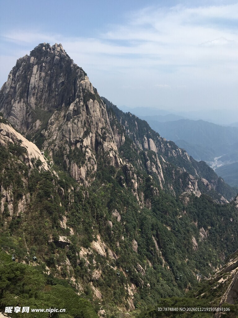 巍峨壮丽的高山景致
