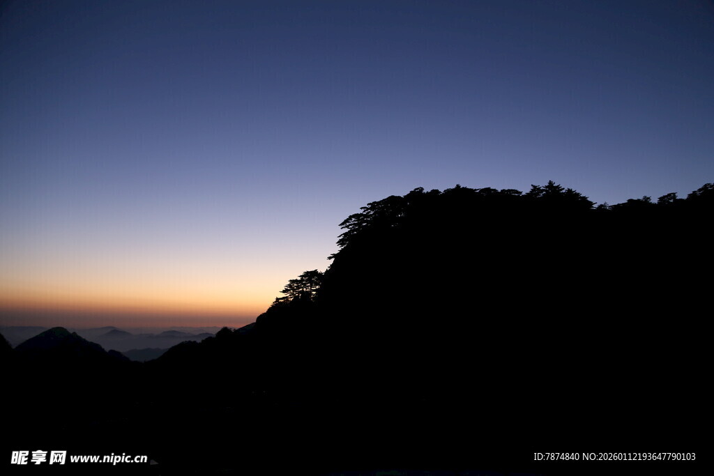 日落山景剪影