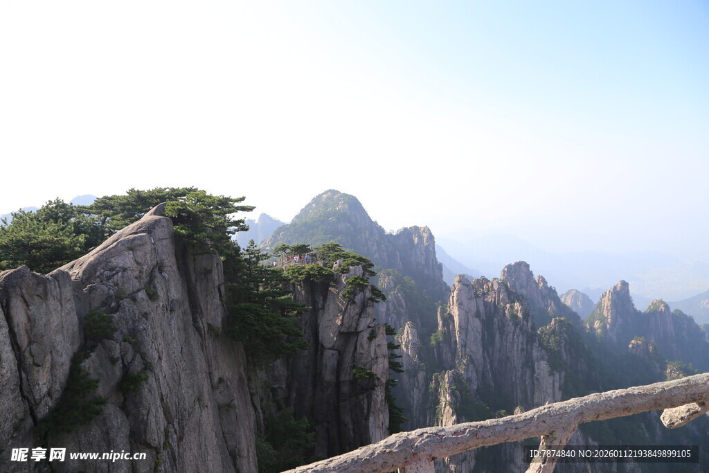 壮丽黄山奇峰景观