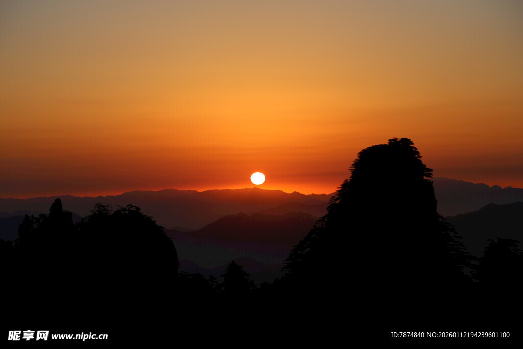 黄山日落壮丽景观