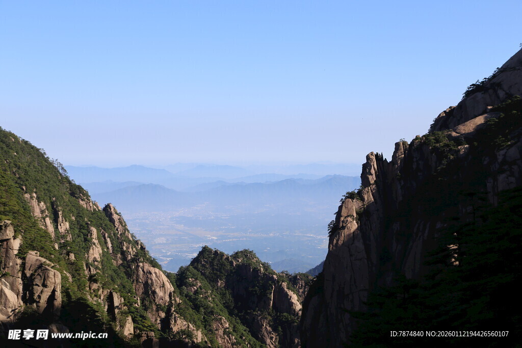 壮丽山景 远眺云海山峦