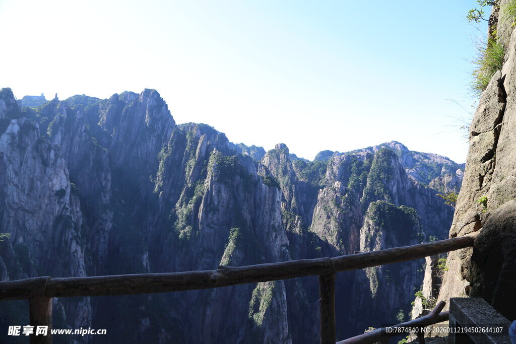 壮丽山景栈道风光
