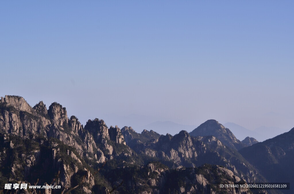 壮丽黄山山峰景观