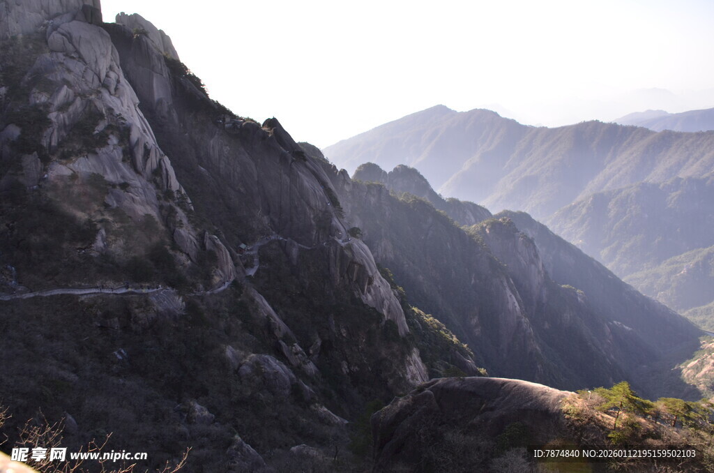 壮丽山景 蜿蜒山路
