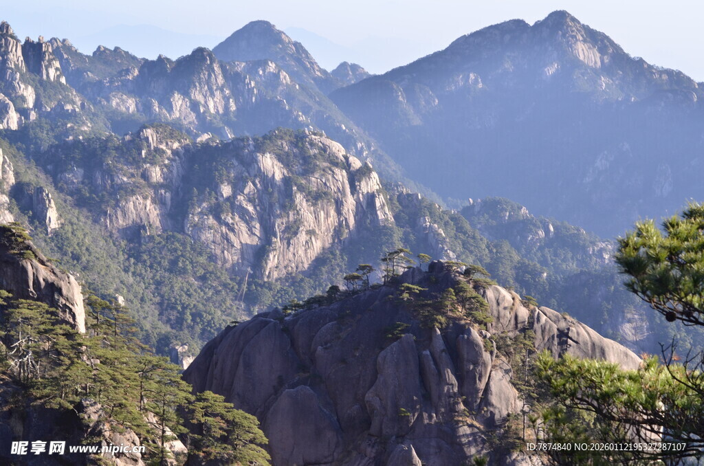壮丽黄山山峦景观