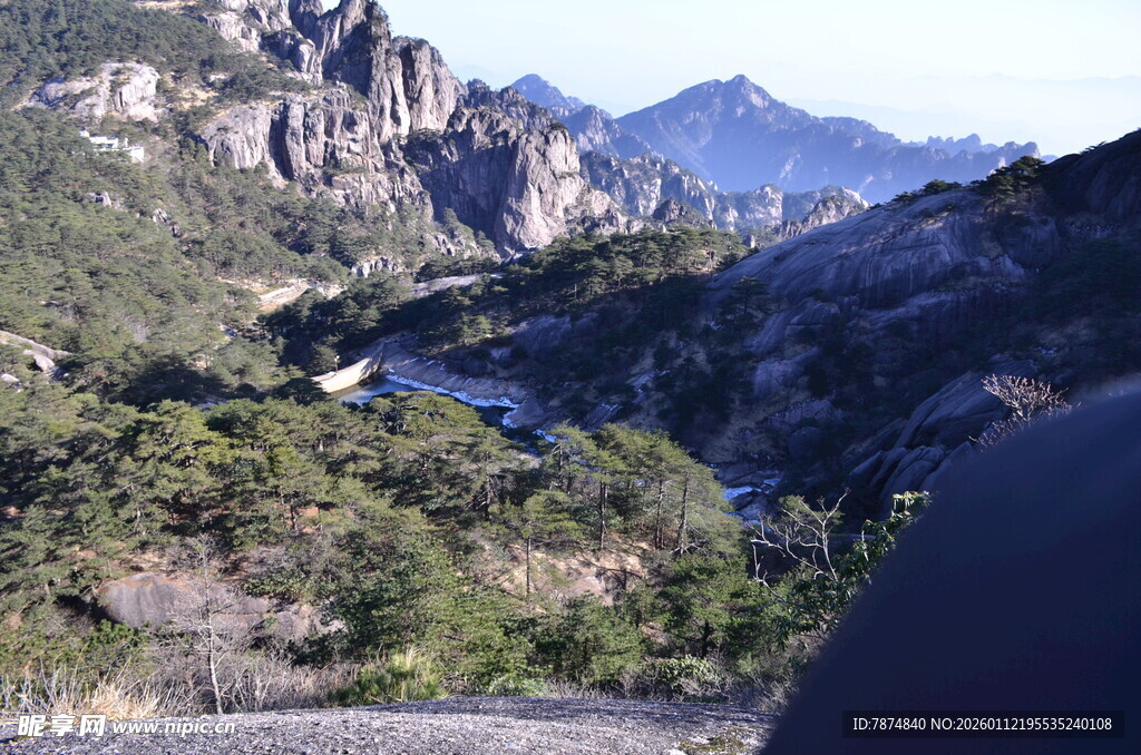 山间景致 自然秀丽风光