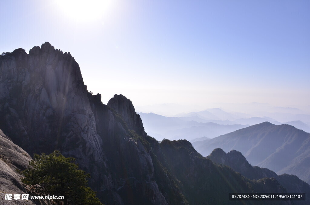 壮丽巍峨的高山景致