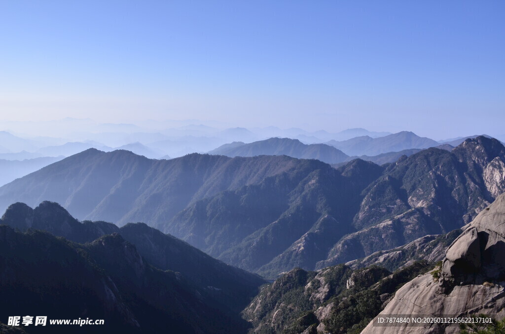 壮丽山景 俯瞰连绵山脉