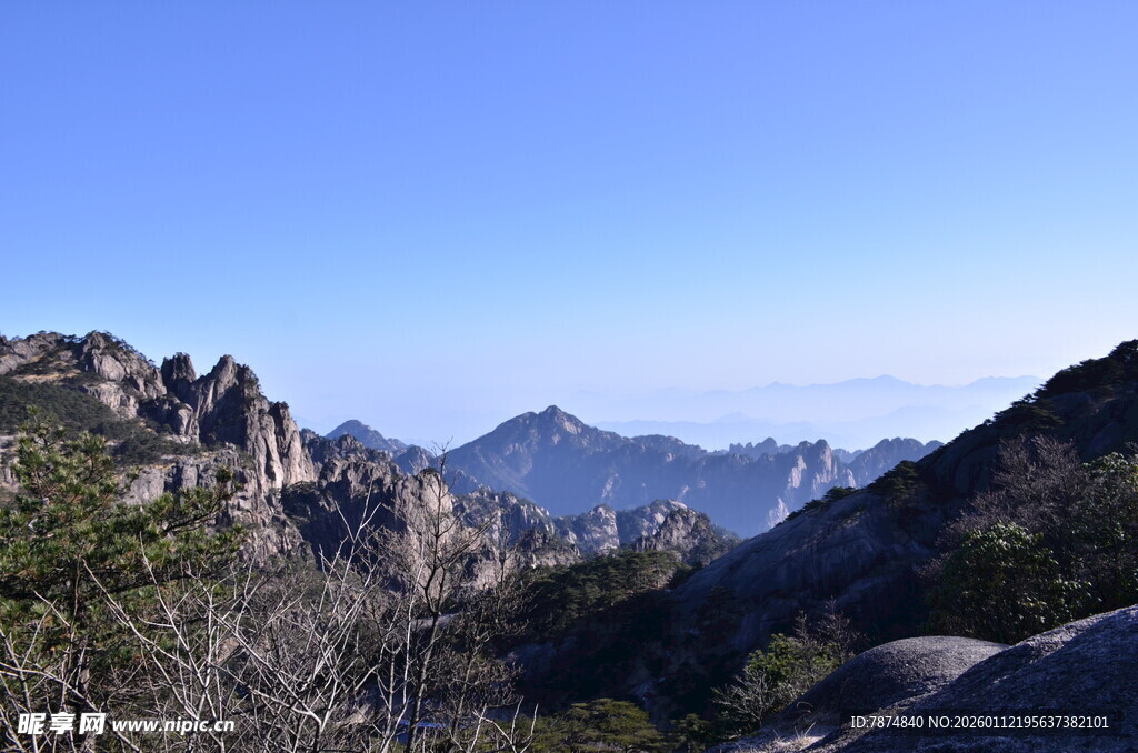 壮丽山景 展现自然之美