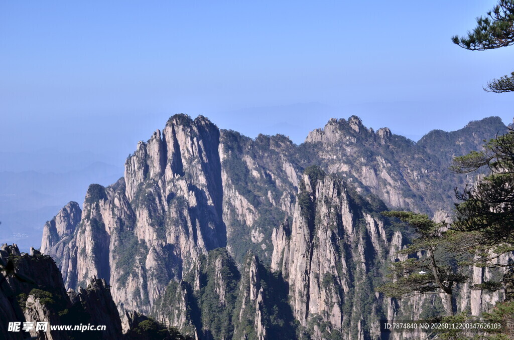 巍峨壮丽的奇峰峻岭