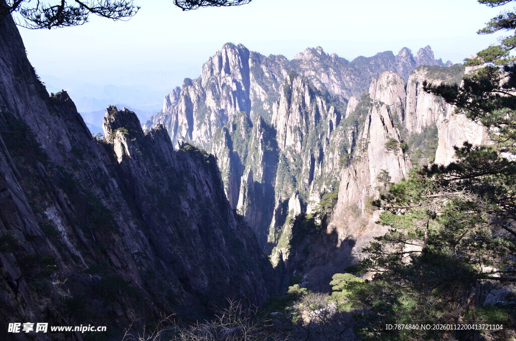 壮丽黄山山峰景观
